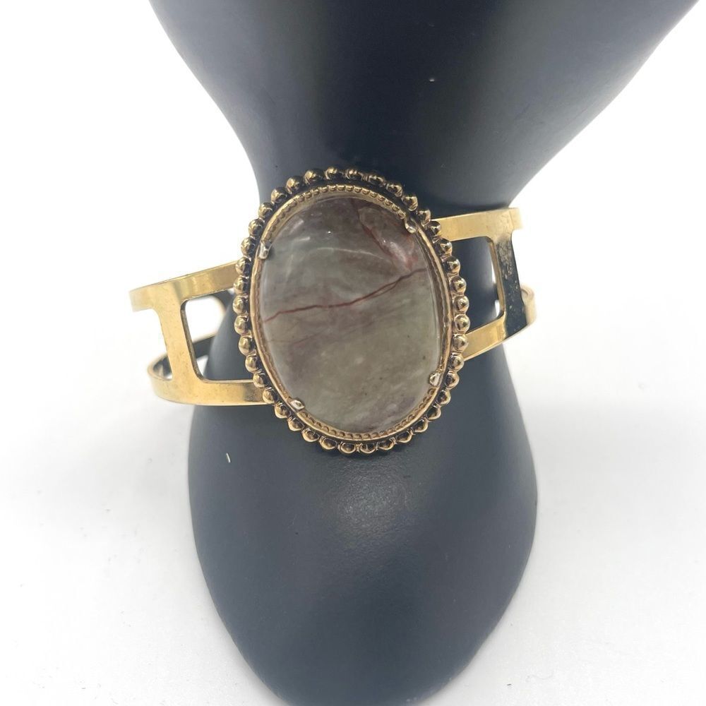 Cuff Bracelet with Agate and Gold tone